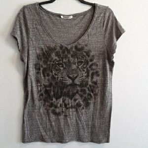 Maurices Charcoal Grey Leopard Graphic Tee